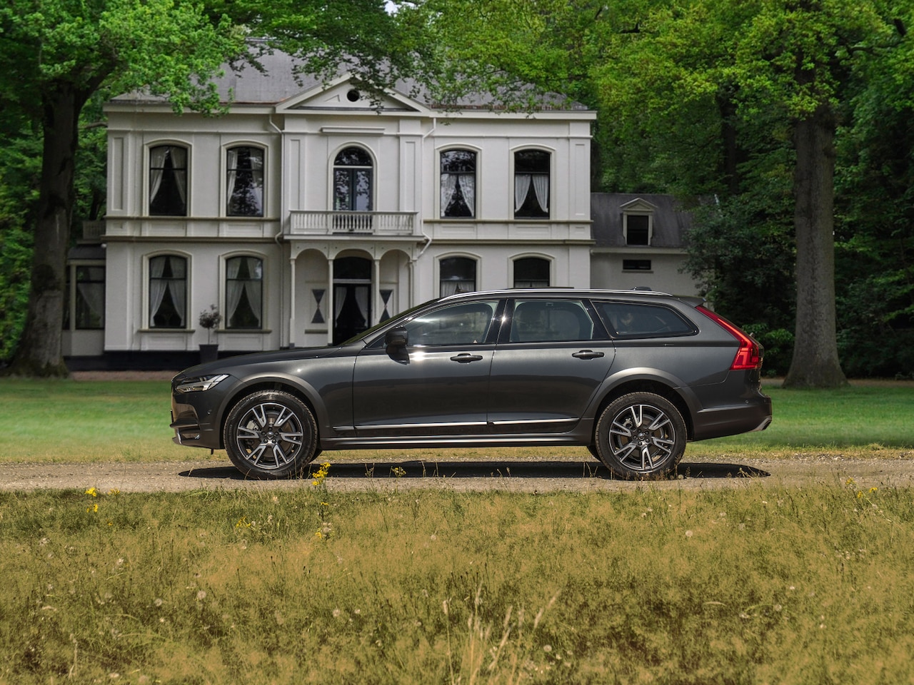 Volvo V90 Cross Country - 2.0 T5 Pro | Pano-dak | Stoelventilatie | Head-up - AutoWereld.nl