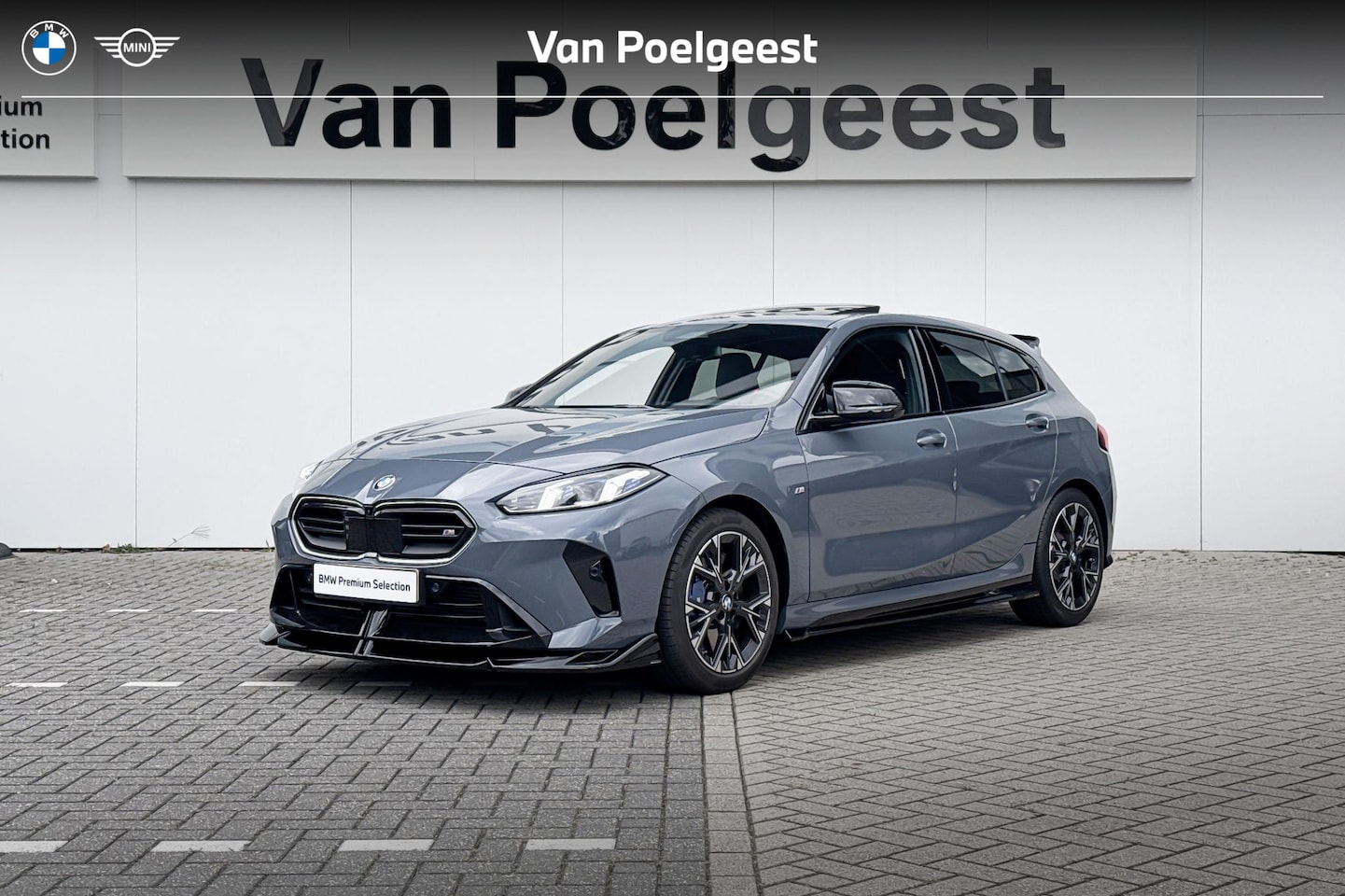 BMW 1-serie - M135 xDrive | Harman-Kardon | Innovation Pack | Panoramadak - AutoWereld.nl