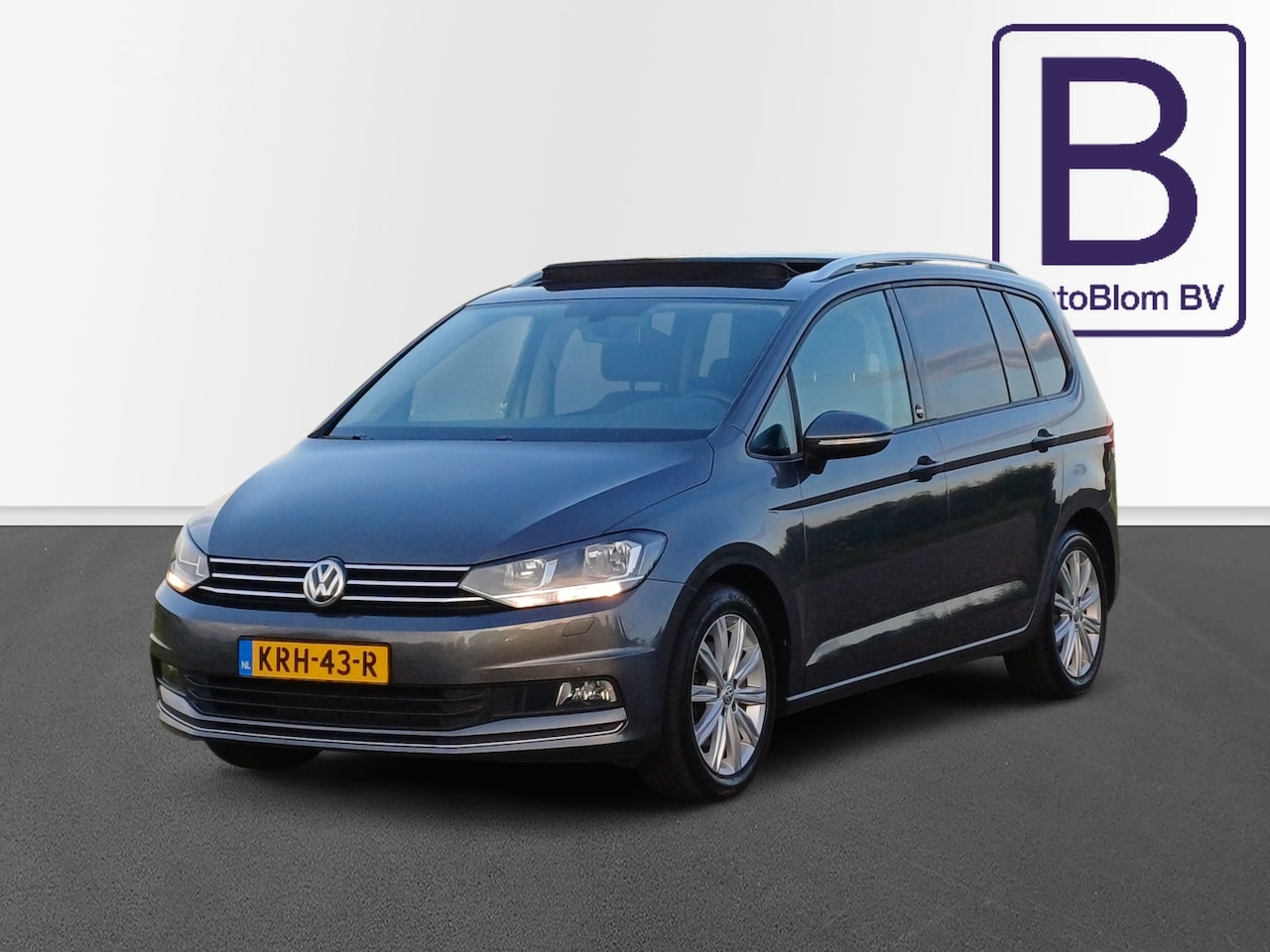 Volkswagen Touran - 1.4 TSI Sound 7p / Trekhaak / Panodak / Carplay - AutoWereld.nl