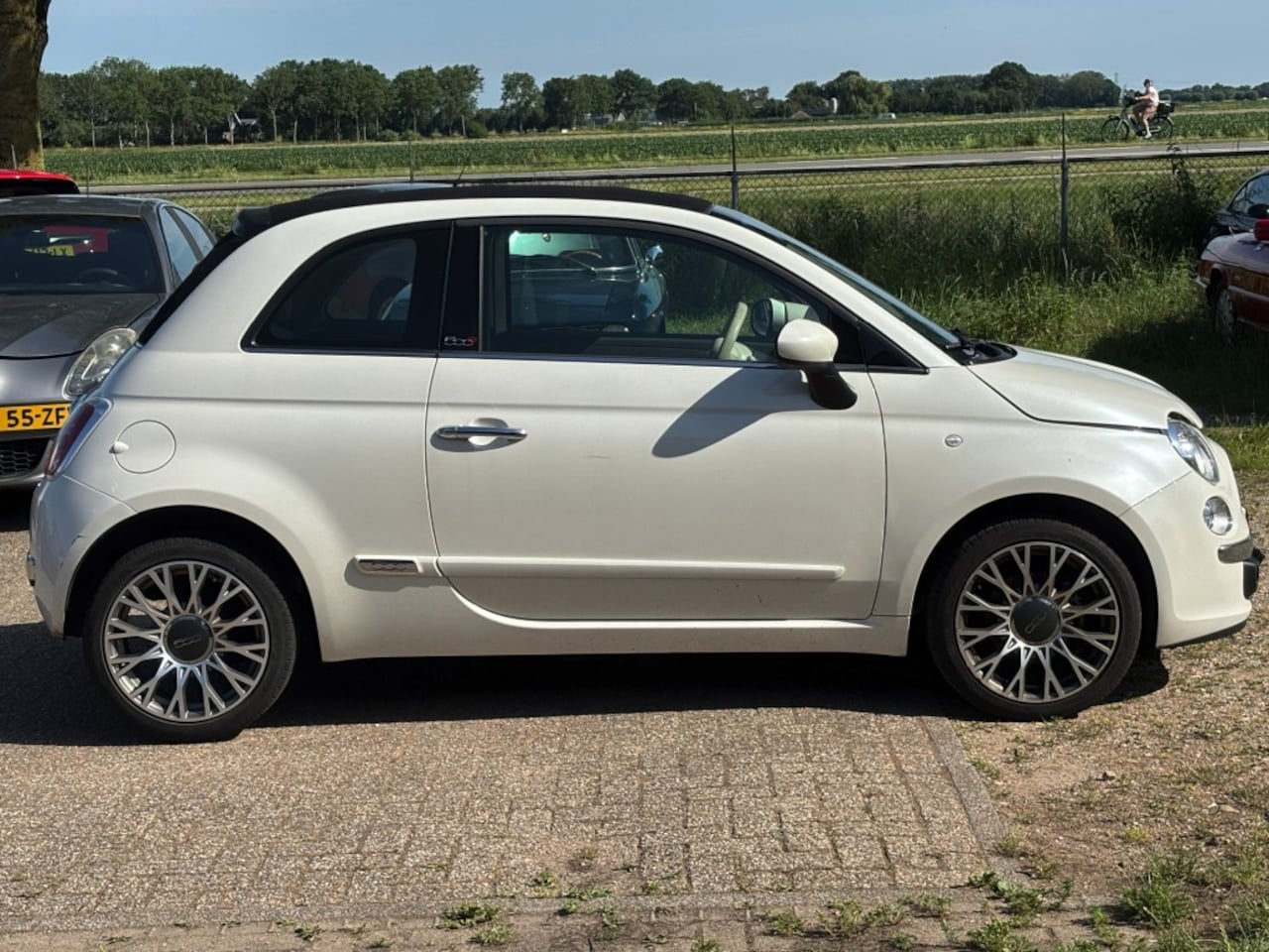 Fiat 500 - C cabriolet met slechts 42.700 km ! Airco NL auto - AutoWereld.nl