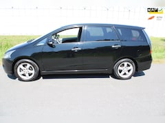 Mitsubishi Grandis - 2.4-16V Intense 7 Persoons met Nieuwe Apk
