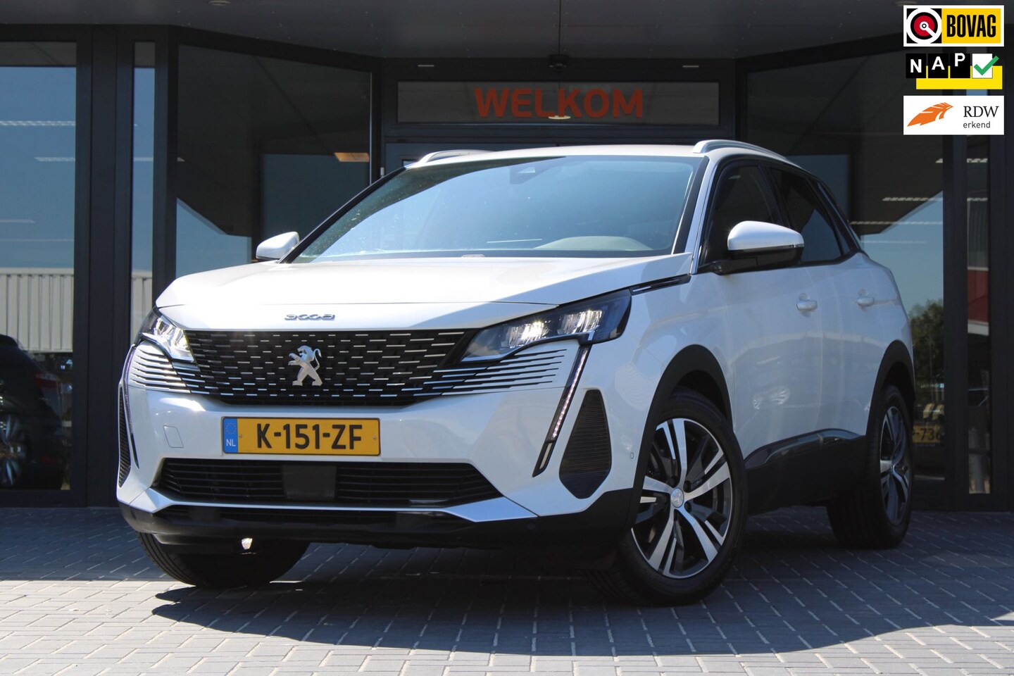 Peugeot 3008 - 1.2 PureTech Blue Lease Allure 1.2 PureTech Blue Lease Allure - AutoWereld.nl