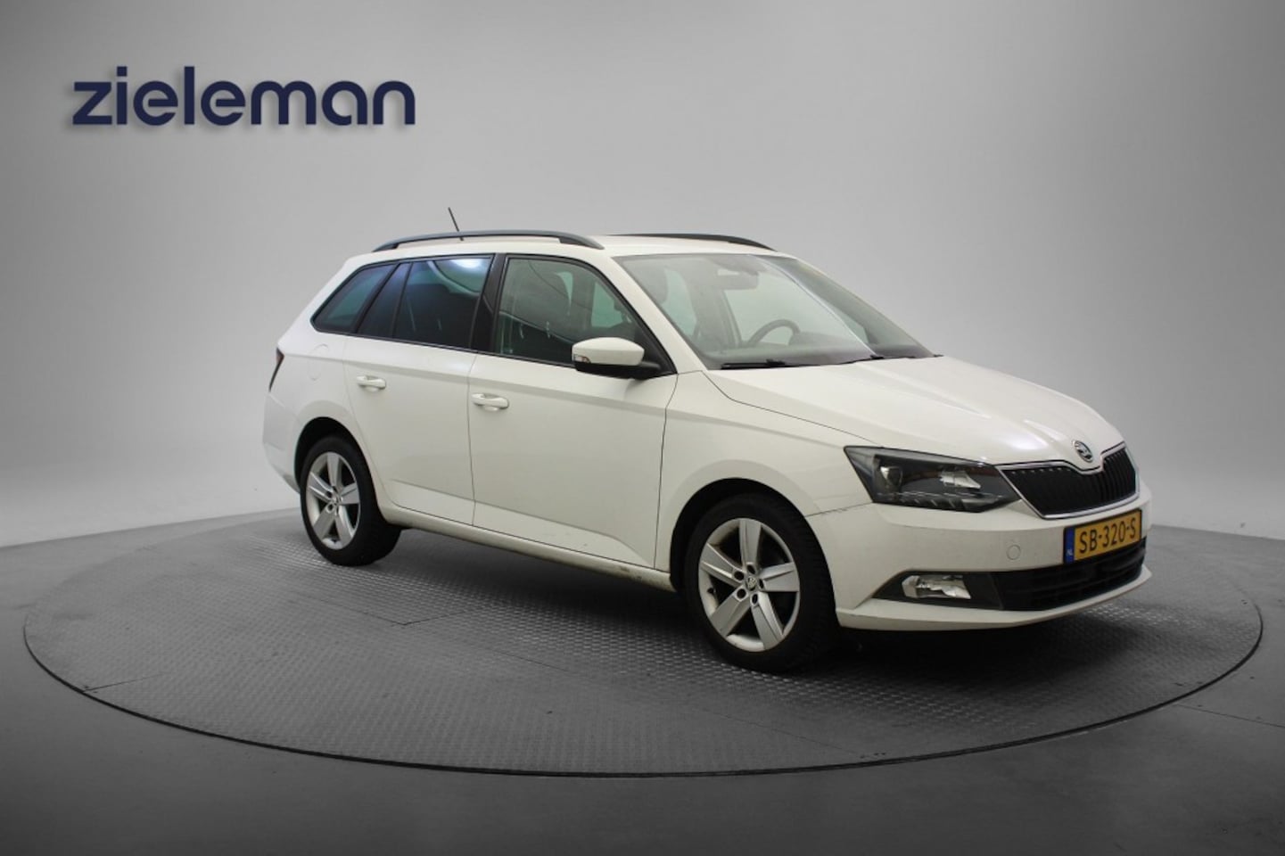 Skoda Fabia Combi - 1.0 TSI Ambition Business - Navi, Cruise, Clima, Trekhaak - AutoWereld.nl