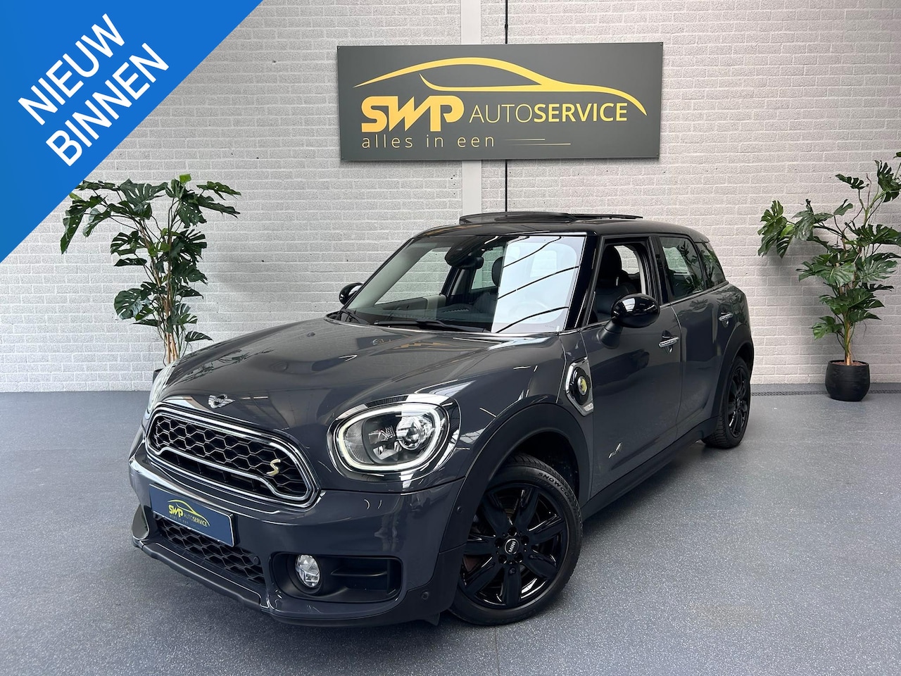 MINI Countryman - 1.5 Cooper S E ALL4 Chili | Leer | Pano | Camera | Navigatie - AutoWereld.nl