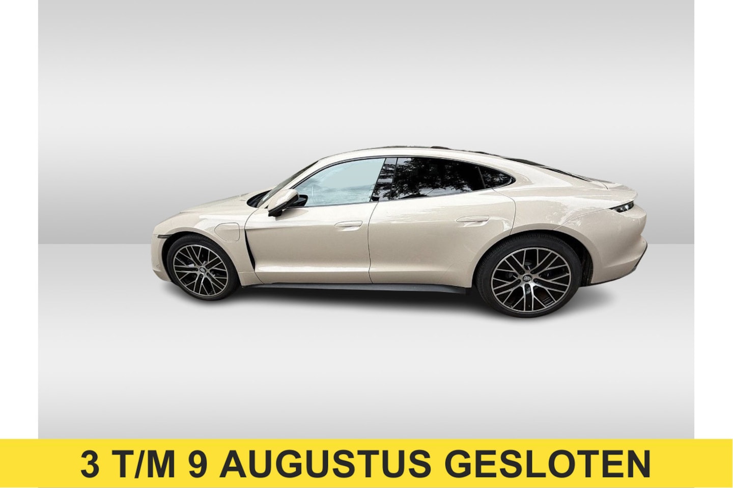 Porsche Taycan - Performance 84 kWh / Panoramadak / Camera / Luchtvering / 20'' / Leder / CarPlay / Stoelve - AutoWereld.nl