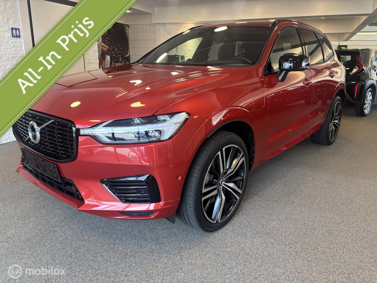 Volvo XC60 - 2.0 T8 Plug-in hybrid AWD R-Design , B&W , Pano - AutoWereld.nl