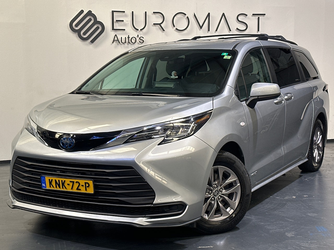 Toyota Sienna - TOYOTA 2.5 Hybride Automaat | 8Zitter | 2x Schuifdeur | Camera | Nieuw apk - AutoWereld.nl