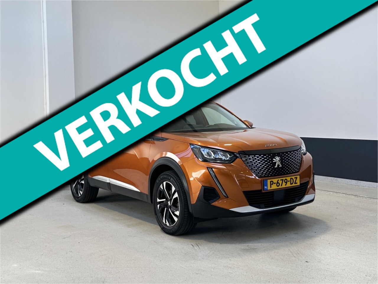 Peugeot 2008 - 1.2 PureTech Blue Lease Allure | Apple Carplay/ Android auto| Camera | Trekhaak | - AutoWereld.nl