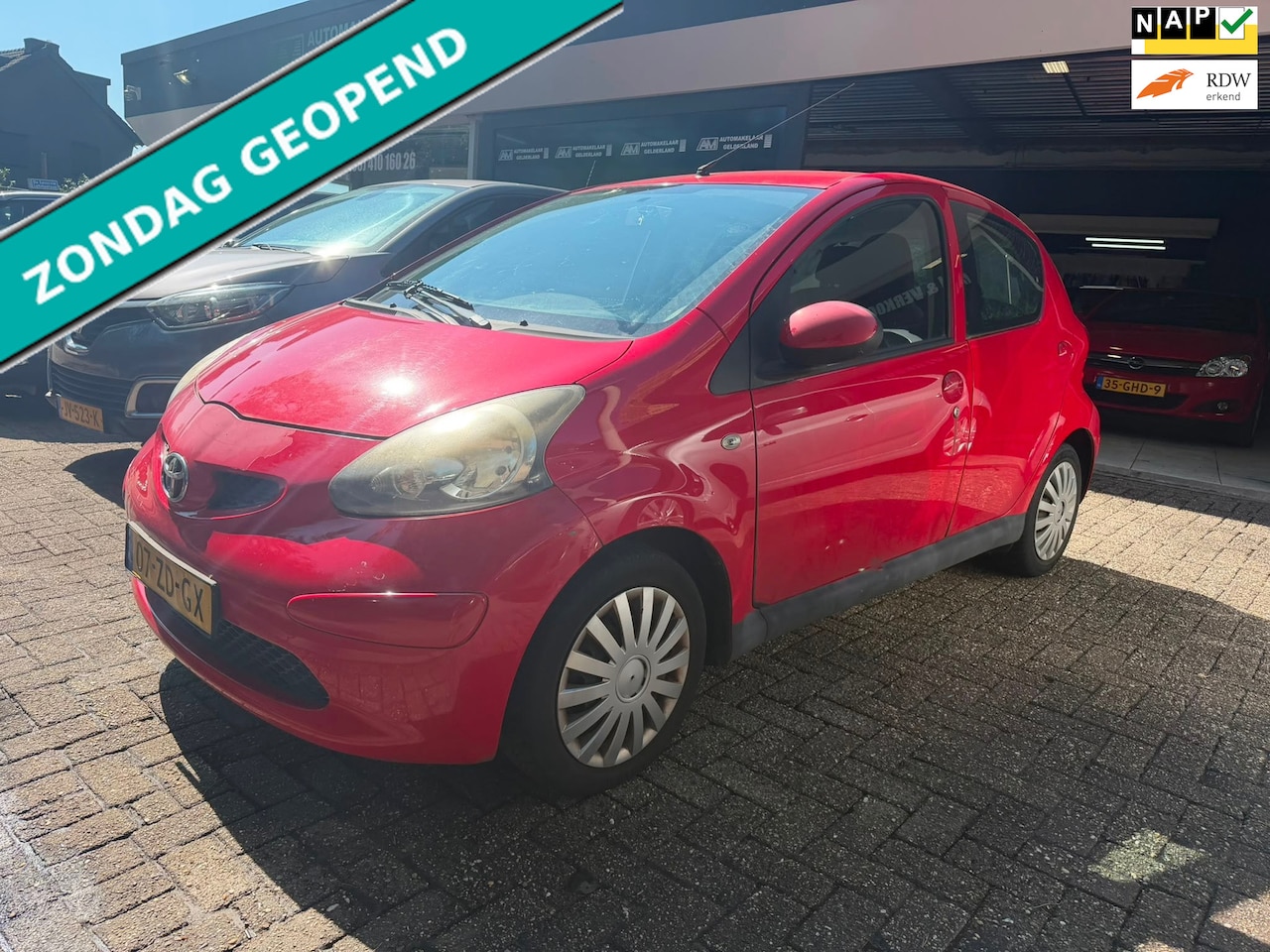 Toyota Aygo - 1.0-12V + ZO MEENEMEN | GOED LEZEN | - AutoWereld.nl