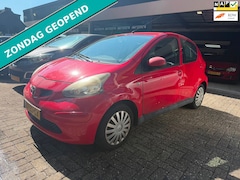 Toyota Aygo - 1.0-12V + ZO MEENEMEN | GOED LEZEN |