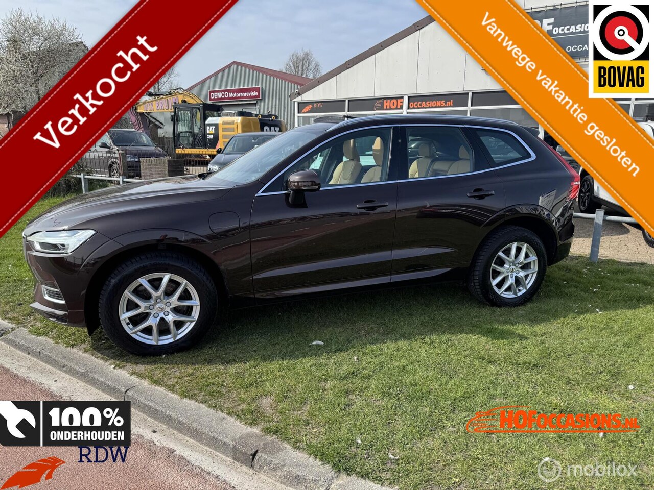 Volvo XC60 - 2.0 T8 Twin Engine AWD Momentum PANO/LEDER/TREKHAAK - AutoWereld.nl