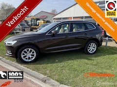 Volvo XC60 - 2.0 T8 Twin Engine AWD Momentum PANO/LEDER/TREKHAAK