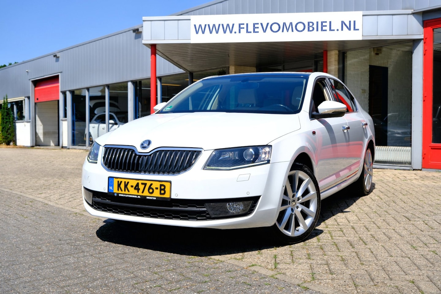 Skoda Octavia - 1.4 TSI 150pk Greentech Style Business Pano|Leder-Alcantara|Nav|CarPlay|LMV - AutoWereld.nl