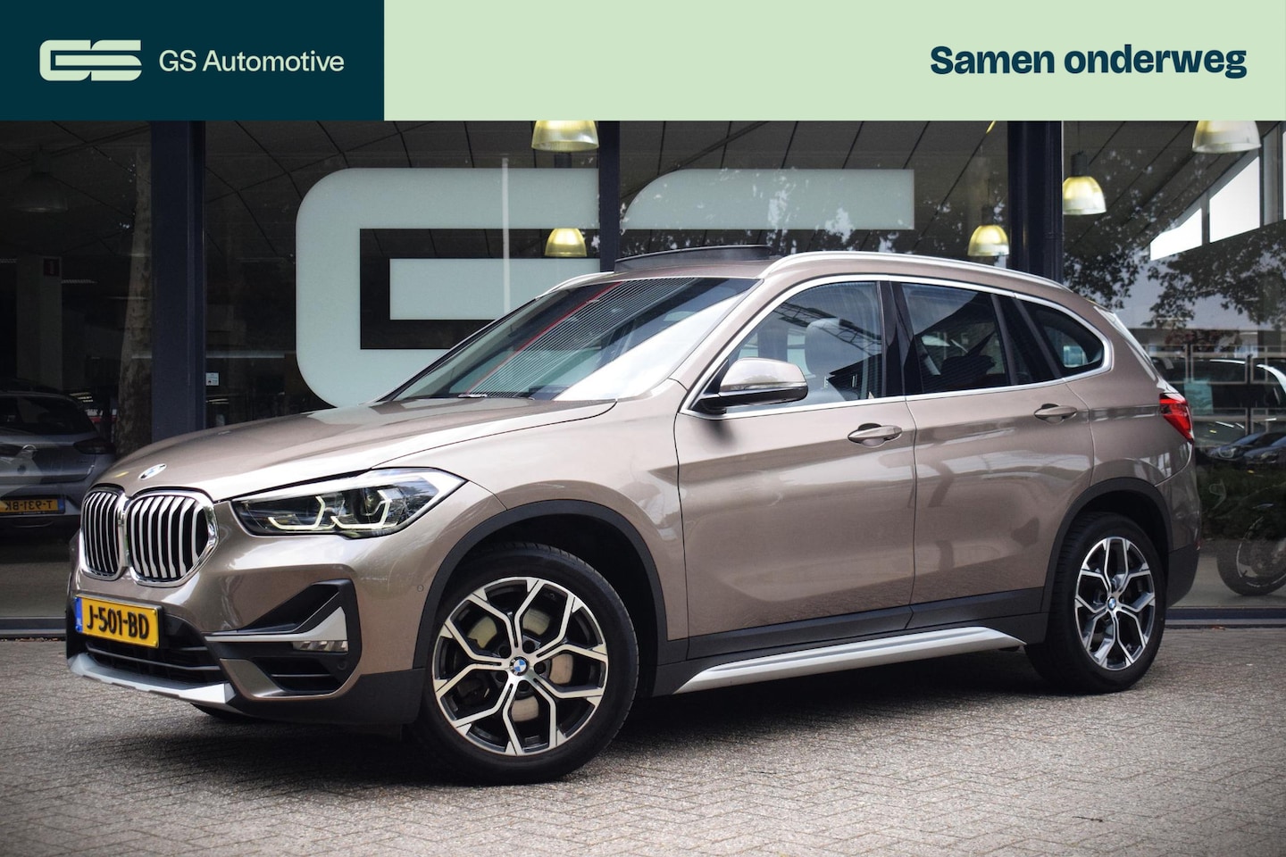 BMW X1 - sDrive20i |PANO|CAMERA|H&K|MEMORYSTOEL|CARPLAY - AutoWereld.nl