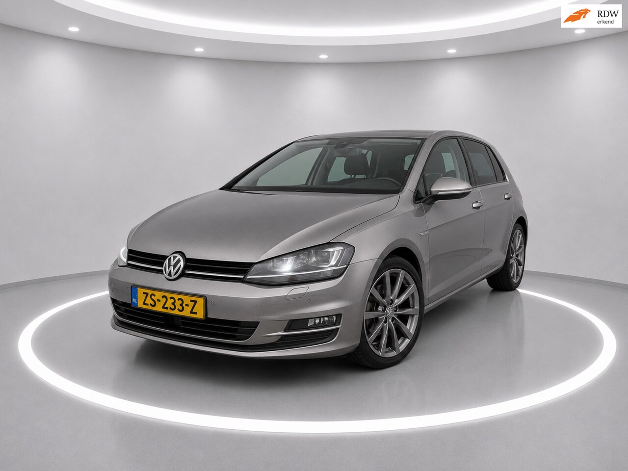 Volkswagen Golf - 1.2 TSI Highline Automaat - Dealer Onderhouden - NW distributie riem - Stoelverwarming - AutoWereld.nl