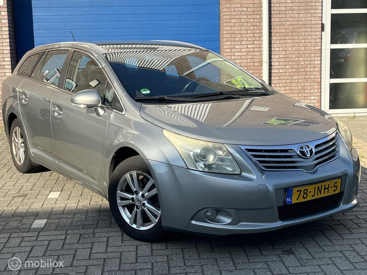 Toyota Avensis - 1.8 VVTi Dynamic Camera, Navi, Cruis Control. Dealer onderhouden! - AutoWereld.nl