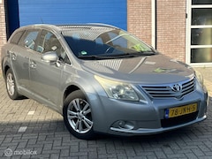 Toyota Avensis - 1.8 VVTi Dynamic Airco, Navi, Cruis Control. Dealer onderhouden