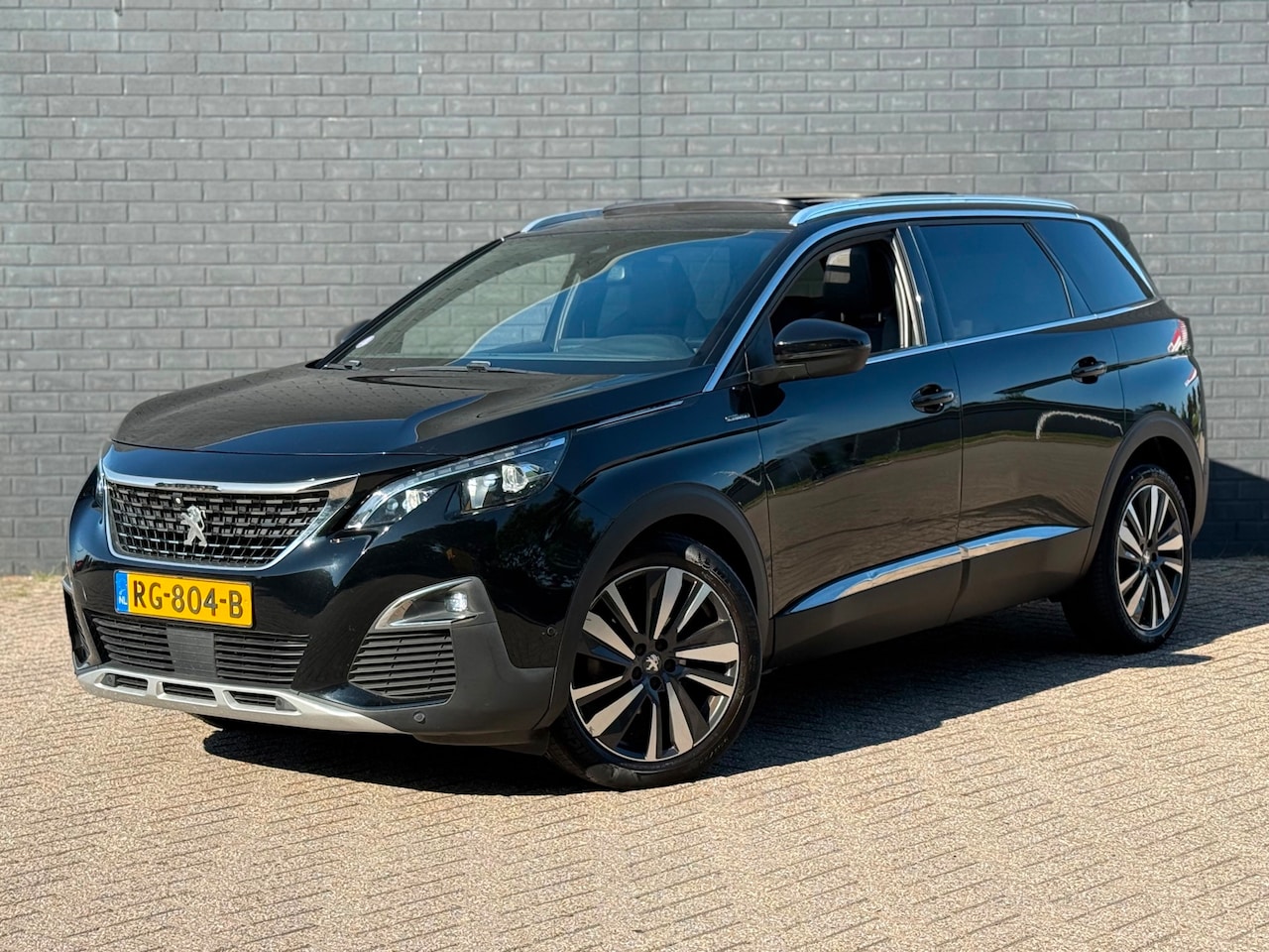 Peugeot 5008 - 1.6 e-THP GT-Line Automaat Xenon Led Panoramadak 360 Camera - AutoWereld.nl