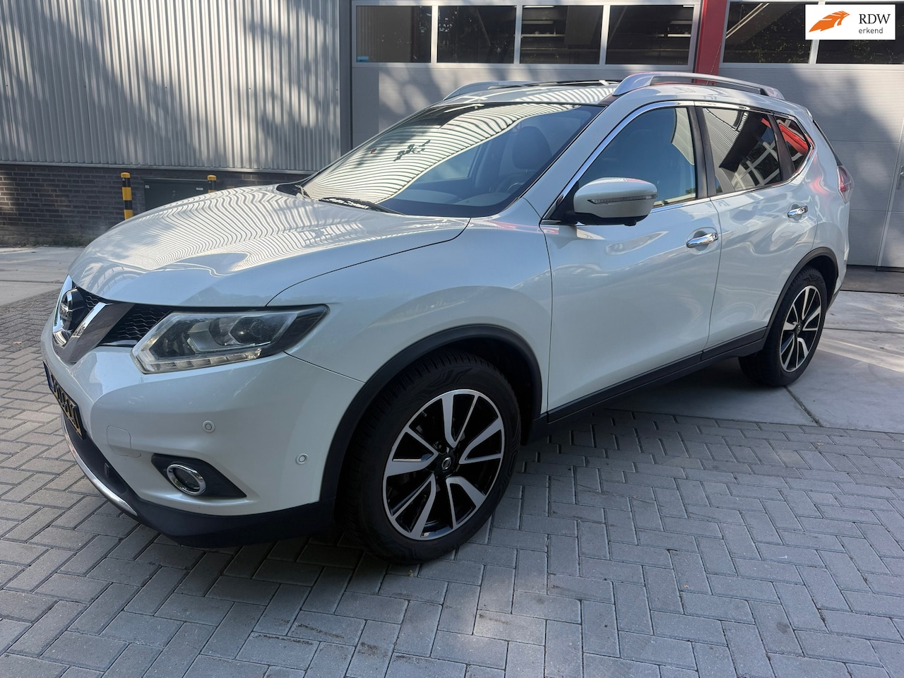 Nissan X-Trail - 1.6 DIG-T N-Connecta PANO NAVI - AutoWereld.nl