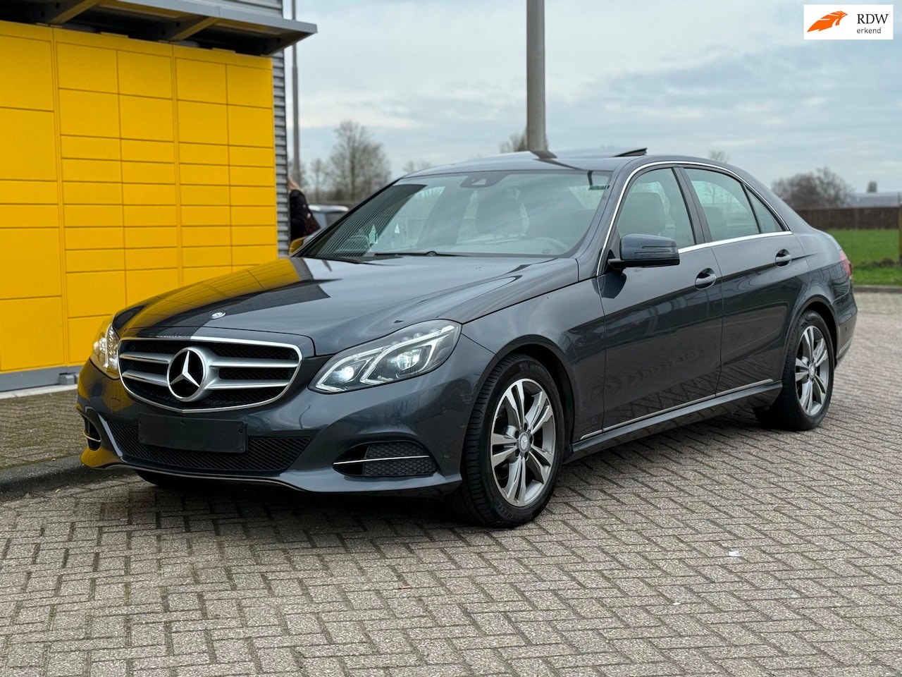 Mercedes-Benz E-klasse - 200 CDI Avantgarde Bj 2013 Xenon Led schuifdak Dealer ondh - AutoWereld.nl