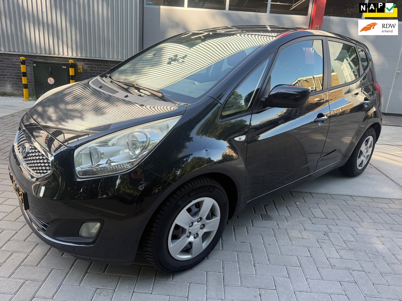 Kia Venga - 1.4 CVVT Seven NAVI - AutoWereld.nl