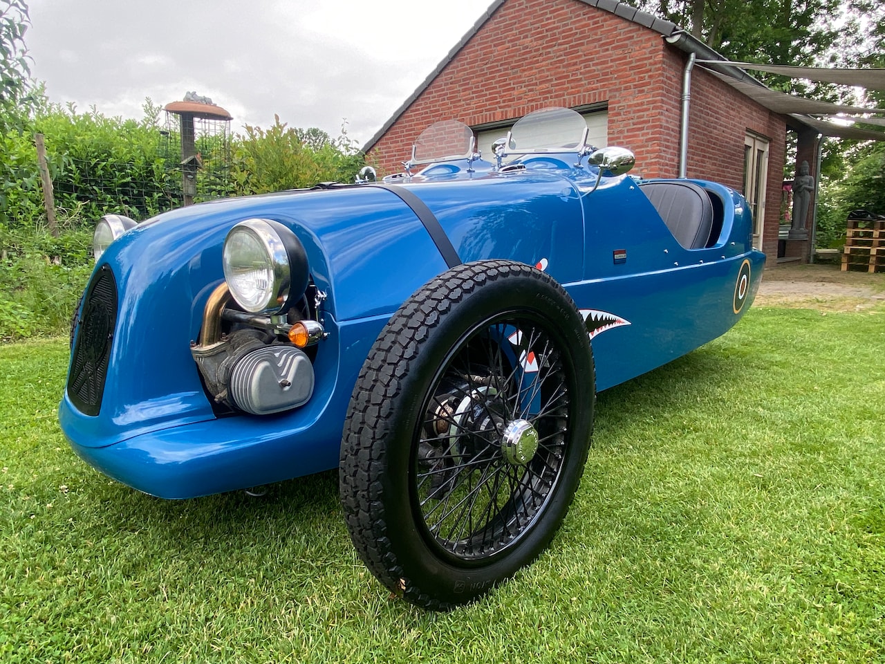 Morgan 3Wheeler - Lomax 223 - Le Patron - a Morgan 3 Tribute - AutoWereld.nl