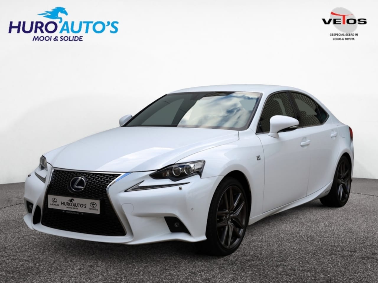 Lexus IS - 300h F Sport Line | Full LED | Stoel/Stuurwiel verwarming | PDC - AutoWereld.nl