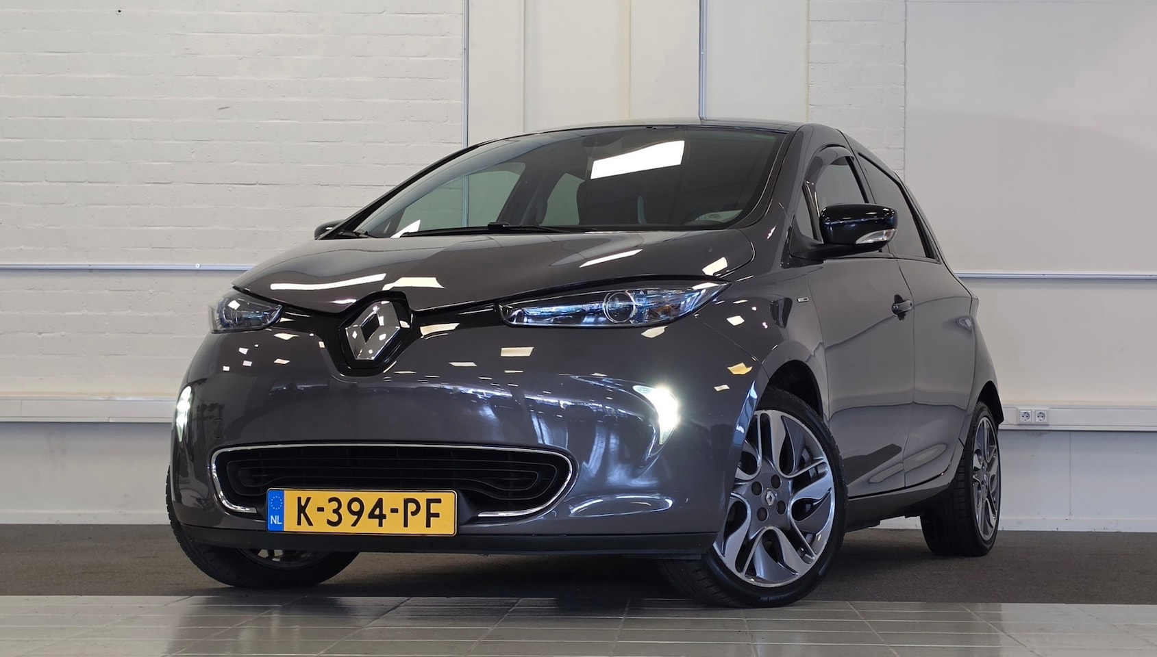 Renault Zoe - Q90 Bose Quickcharge 41 kWh Trekhaak Leer Bose Huuraccu - AutoWereld.nl