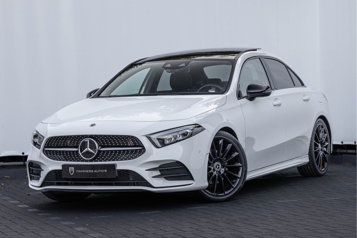 Mercedes-Benz A-klasse - 200 Launch Edition Premium Plus AMG Pano 19'' - AutoWereld.nl