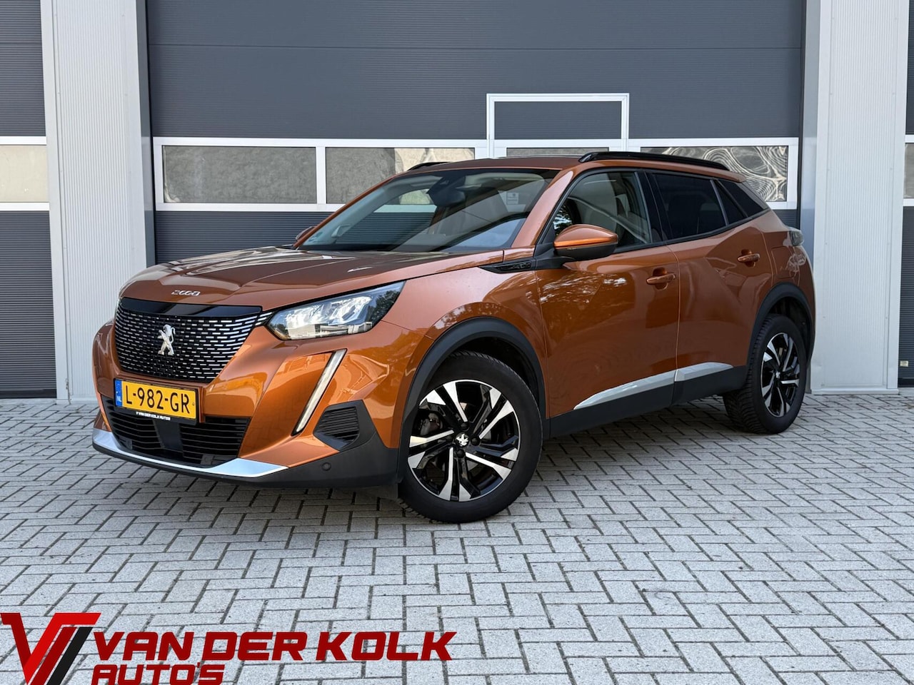 Peugeot 2008 - 1.2 PureTech Blue Lease Active | Nieuwe Distributieriem | Camera | LED | CarPlay | Navigat - AutoWereld.nl