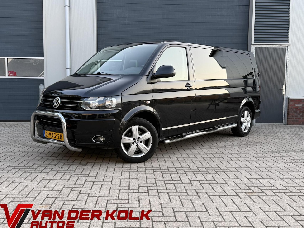 Volkswagen Transporter - 2.0 TDI L2H1 DC Comfortline | Half Leder| Navigatie | Cruise | Airco | Trekhaak - AutoWereld.nl