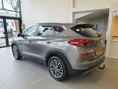 Hyundai Tucson - 1.6 T-GDI Premium Automaat Alarm Trekhaak Stoelverwarming Stuurverwarming Navigatie Parkeersensoren