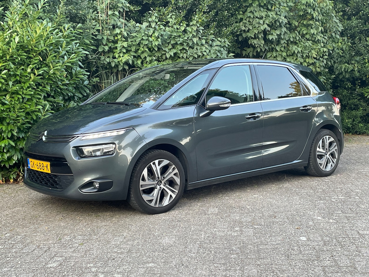 Citroën C4 Picasso - 1.6 e-THP Intensive 1e eigenaar | afneembare trekhaak | dealer onder | airco - AutoWereld.nl