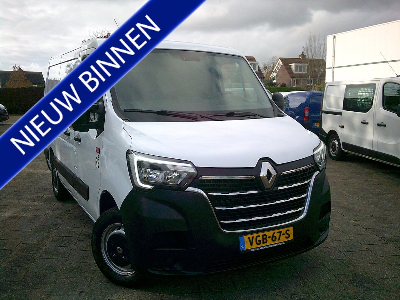 Renault Master - T33 2.3 dCi 150 L1H1 Energy VOORZIEN VAN AIRCO+CRUISE+AUTOMAAT !!! - AutoWereld.nl