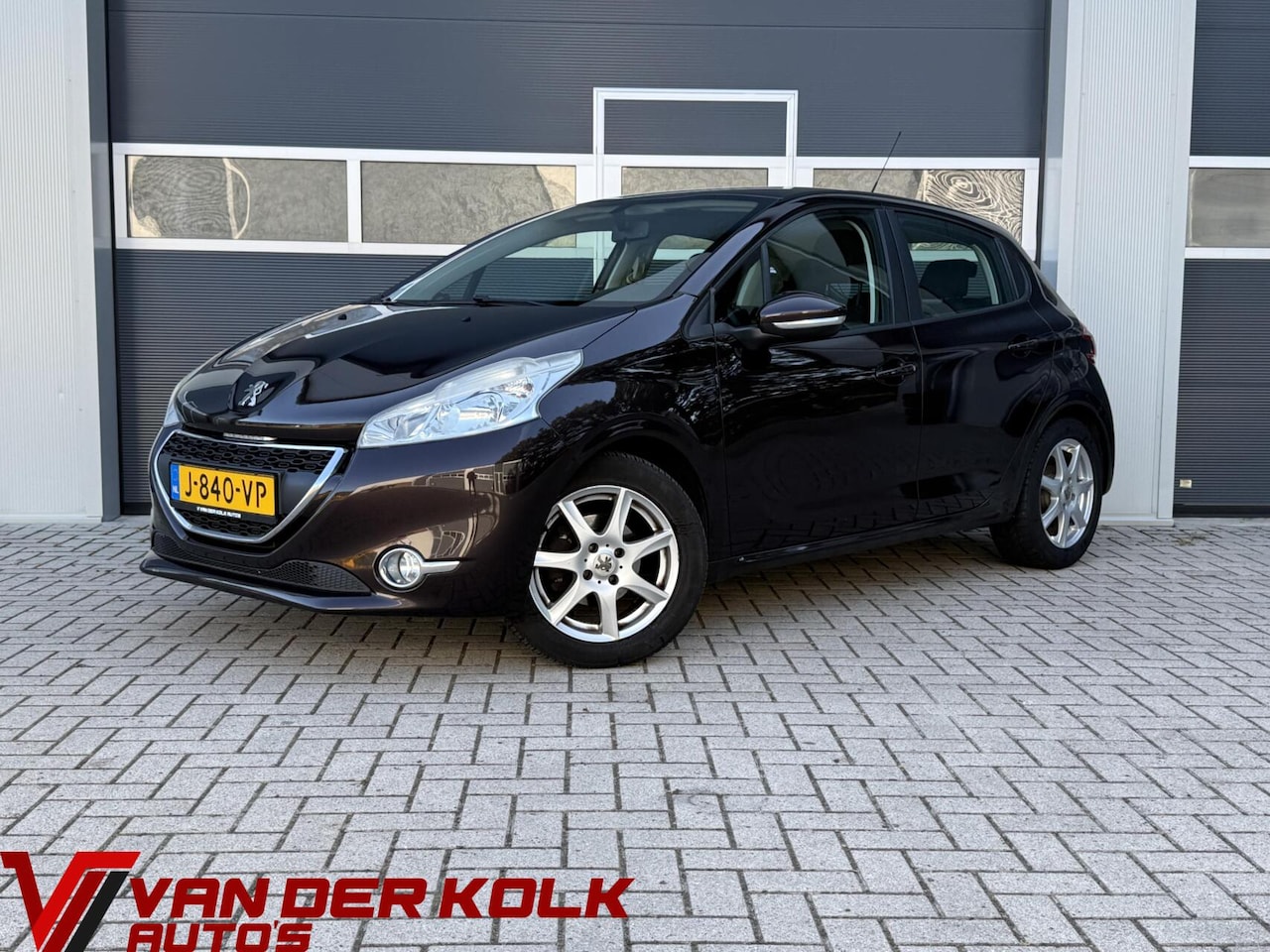 Peugeot 208 - 1.2 VTi Blue Lease Executive | Nieuwe Distributieriem | Cruise | Sensoren | Lichtmetaal - AutoWereld.nl