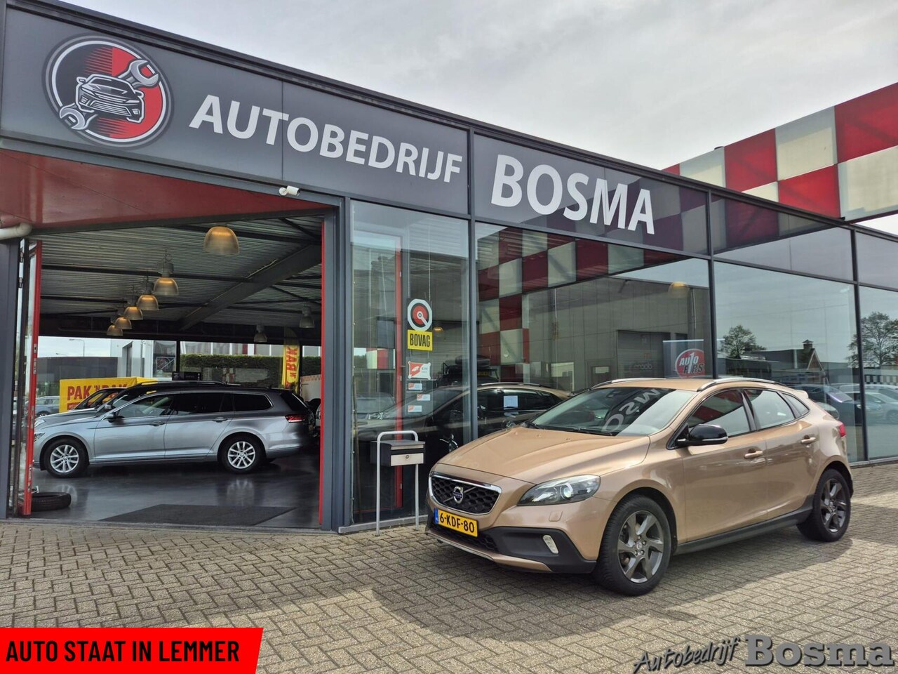 Volvo V40 Cross Country - 1.6 T4 Momentum 1.6 T4 Momentum - AutoWereld.nl