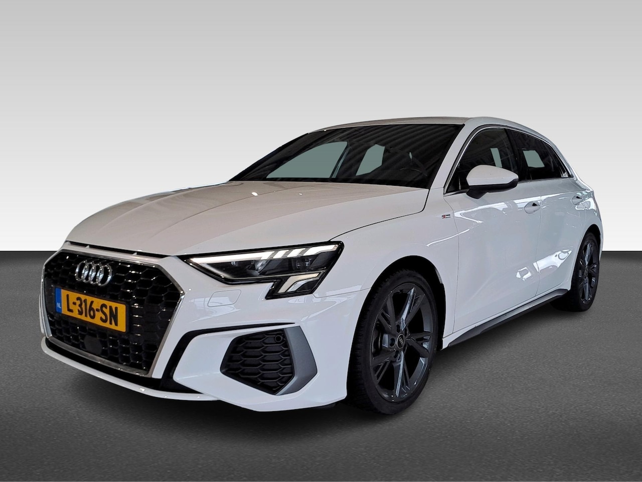 Audi A3 Sportback - 30 TFSI 110pk S-tronic S Edition - AutoWereld.nl