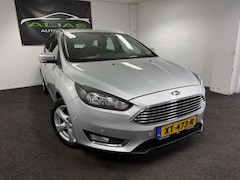 Ford Focus Wagon - 1.0 Trend Edition - Carplay - Navi - Stuurverwarming - PDC - APK 2027