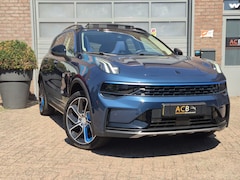 Lynk & Co 01 - 1.5 Panoramadak / Achteruitrijcamera / Apple carplay / Android auto