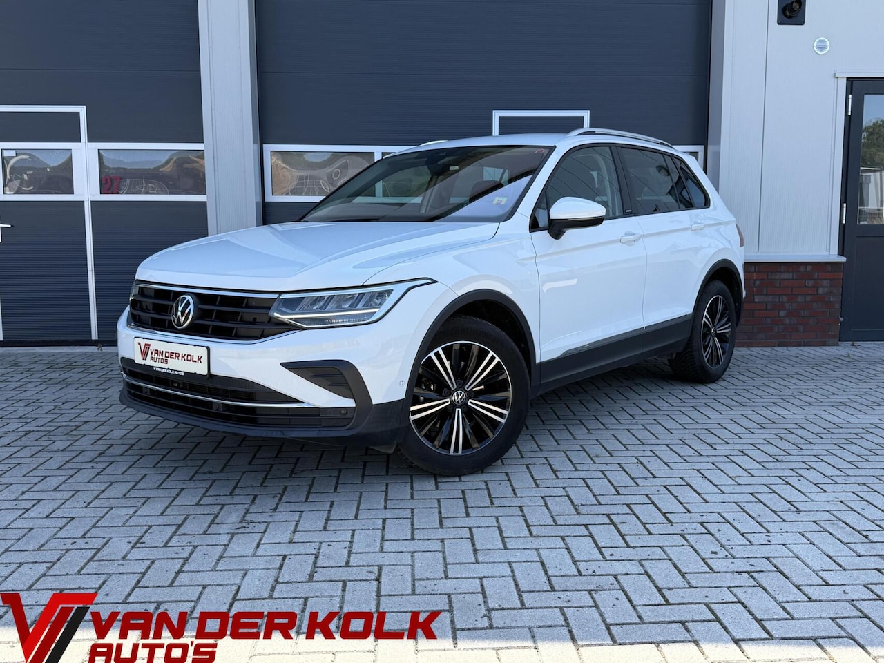 Volkswagen Tiguan - 1.5 TSI United | Full Led | Camera | CarPlay | Adaptive Cruise | Navigatie | Climate | Sto - AutoWereld.nl
