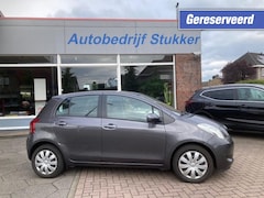 Toyota Yaris - 1.3 VVT-i Cool Comfort Navi 127680 km