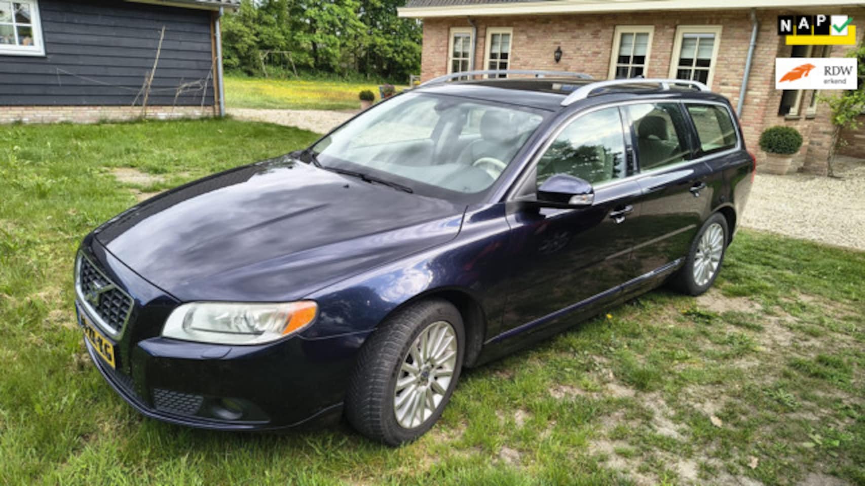 Volvo V70 - 2.5T Summum 6-speed LPG G3 Donkerblauw Metallic, Beige Leder, Nieuwe Koppeling, Nwe All Se - AutoWereld.nl