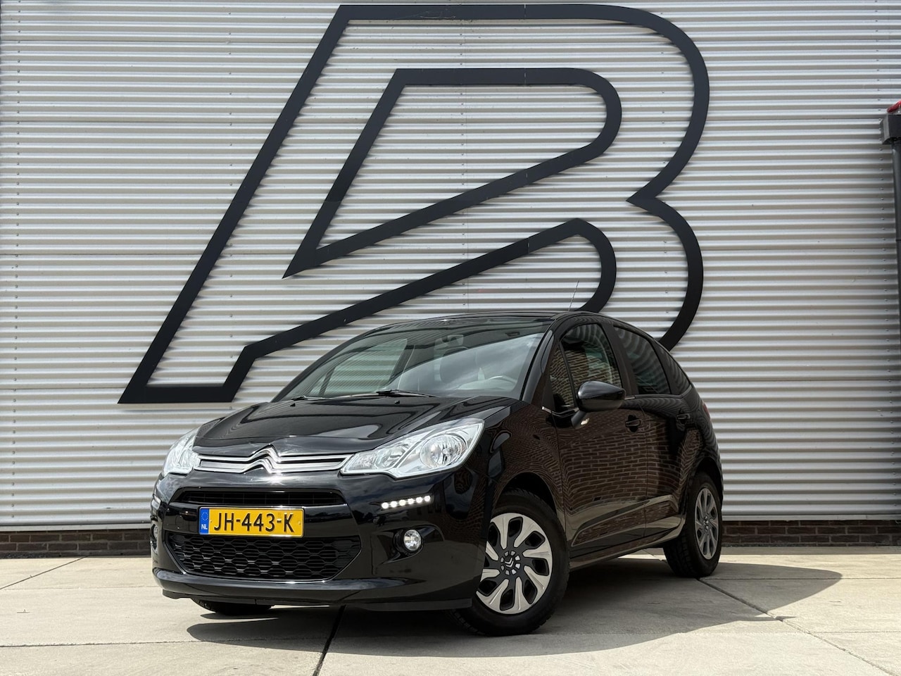 Citroën C3 - 1.2 PureTech Business 2e Eigenaar|Carplay|PDC|Cruise|Clima|Navi|Elek ramen|N.A.P|APK tot 0 - AutoWereld.nl