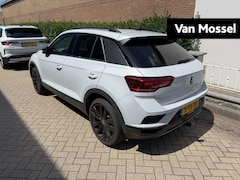 Volkswagen T-Roc - 1.5 TSI R-Line | 150 PK | Digital Cockpit PRO | Elektrische Kofferbak | Stoelverwarming |