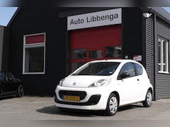 Peugeot 107 - 1.0 Access Accent AIRCO / STUURBEKR. / RADIO-CD / CARKIT / APK TOT 03-2027