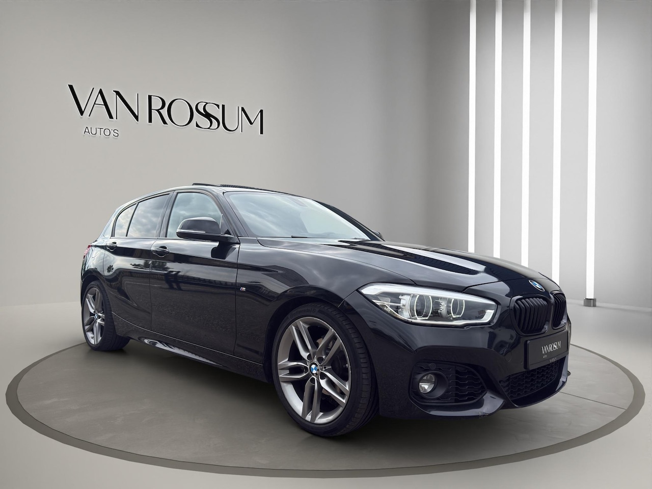 BMW 1-serie - 118i Edition M Sport Shadow High Executive | Leder | Schuif/kanteldak | Led | Parksenors V - AutoWereld.nl