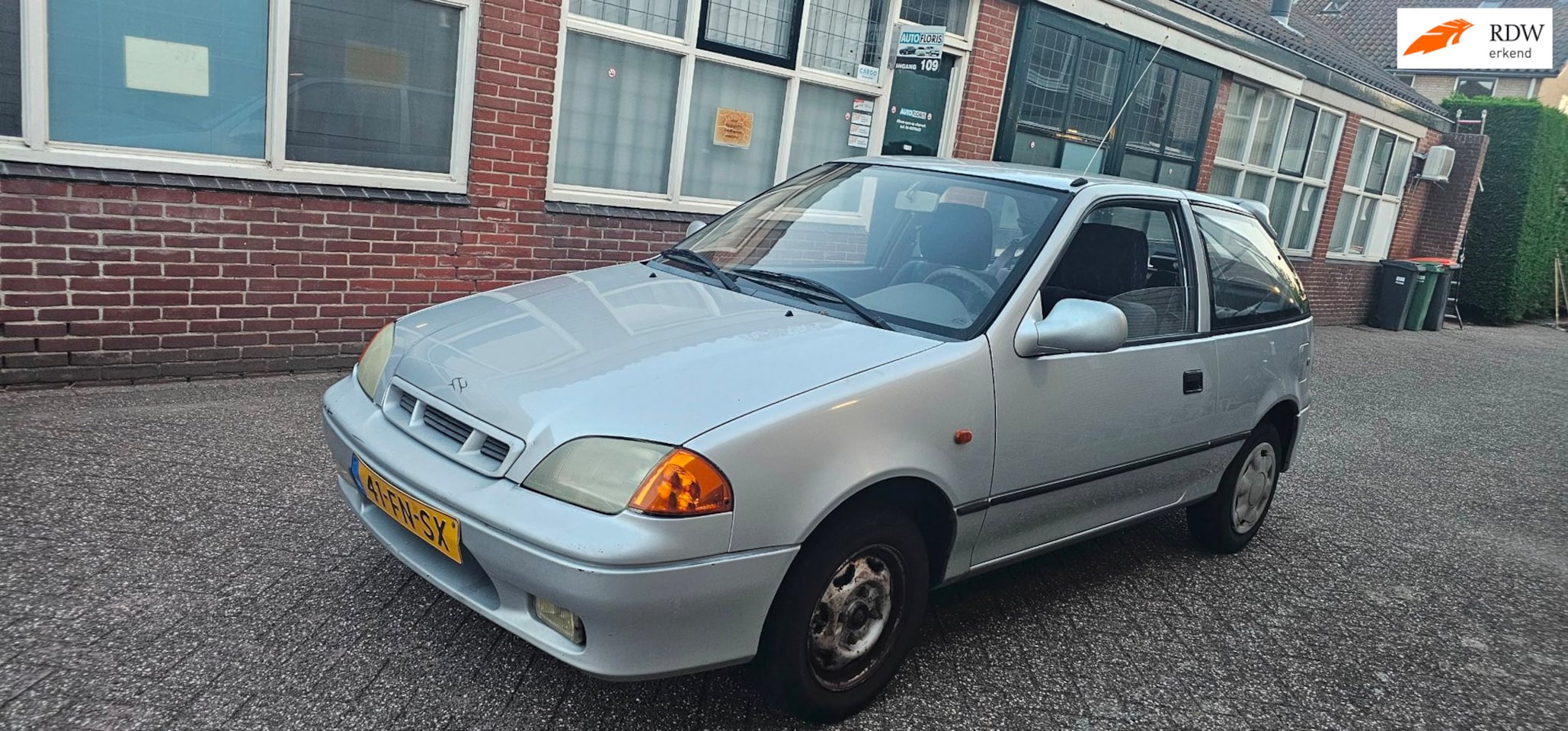 Suzuki Swift - 1.0 Sensation leuke crosser onderdelen export - AutoWereld.nl