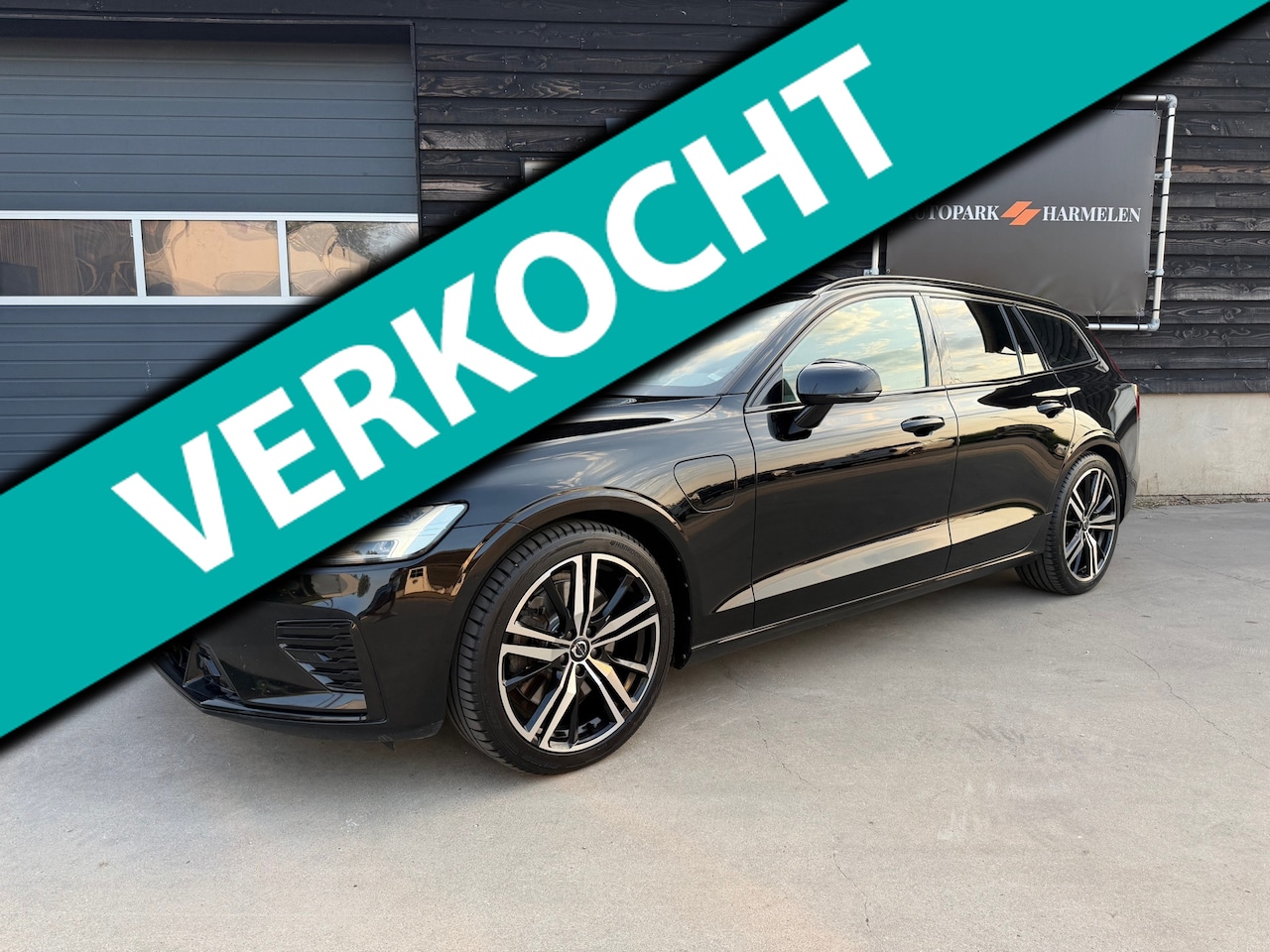 Volvo V60 - 2.0 T8 R Design AWD PHEV Pano Leder Hud Camera - AutoWereld.nl