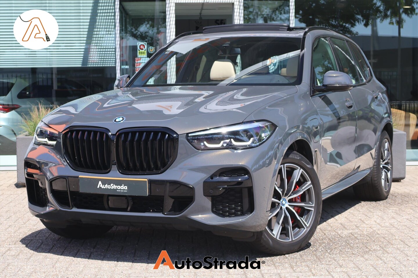 BMW X5 - (g05) xDrive45e M-Sport 394pk | Pano | HiFi I Camera I Navigatie | DAB I Carplay I Dravitg - AutoWereld.nl