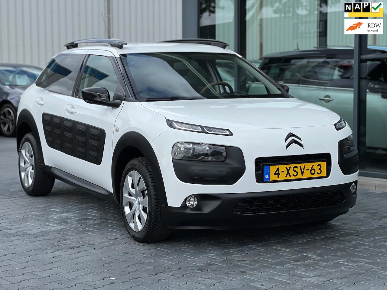 Citroën C4 Cactus - 1.2 E-VTi FEEL 5DRS AUTOMAAT NW-APK - AutoWereld.nl